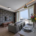 Duplexpenthouse Seafront With Hot Tub By Homely *