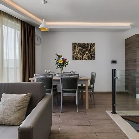 公寓 Duplexpenthouse Seafront With Hot Tub By Homely 圣保罗湾城