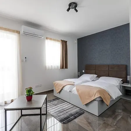 公寓 Duplexpenthouse Seafront With Hot Tub By Homely *