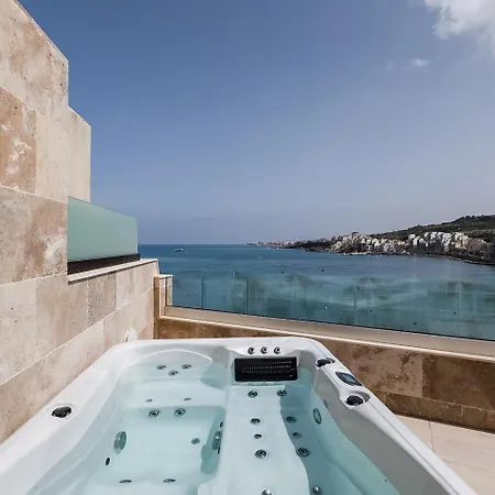 Duplexpenthouse Seafront With Hot Tub By Homely * San Pawl il-Baħar