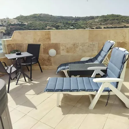 Duplexpenthouse Seafront With Hot Tub By Homely Apartment