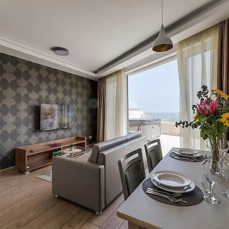 Duplexpenthouse Seafront With Hot Tub By Homely דירה