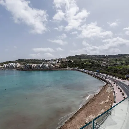 Duplexpenthouse Seafront With Hot Tub By Homely St. Paul's Bay