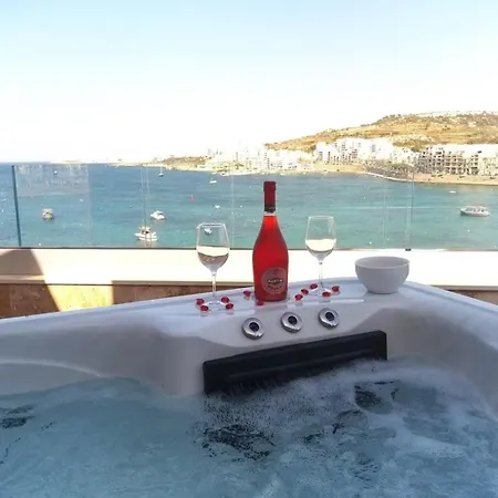 Duplexpenthouse Seafront With Hot Tub By Homely דירה *