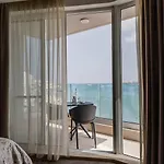 Apartment Duplexpenthouse Seafront With Hot Tub By Homely