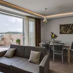 Duplexpenthouse Seafront With Hot Tub By Homely * St. Paul's Bay