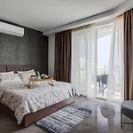 Duplexpenthouse Seafront With Hot Tub By Homely Apartment St. Paul's Bay